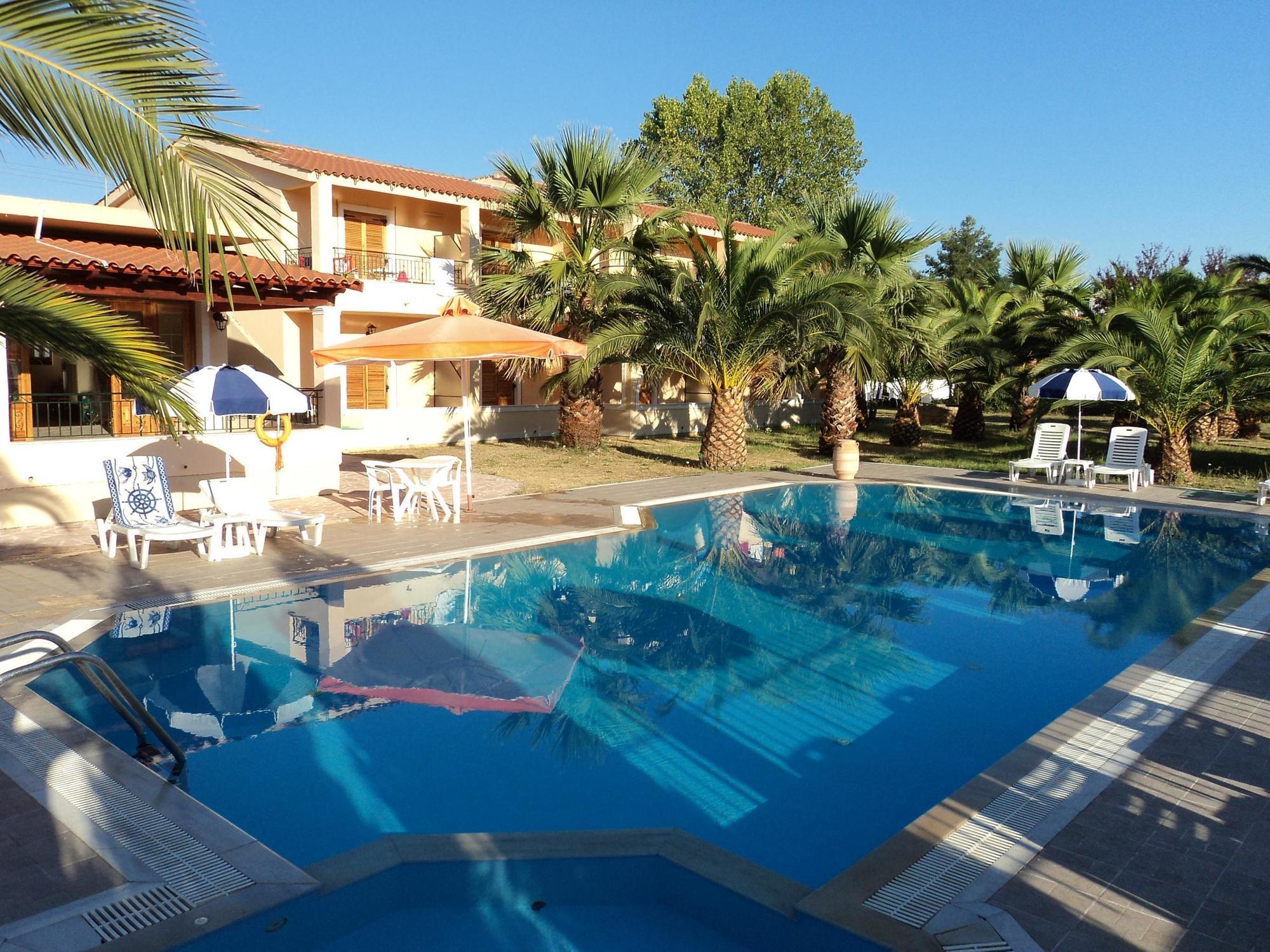 Faethon Aparthotel Karousadhes  Екстериор снимка