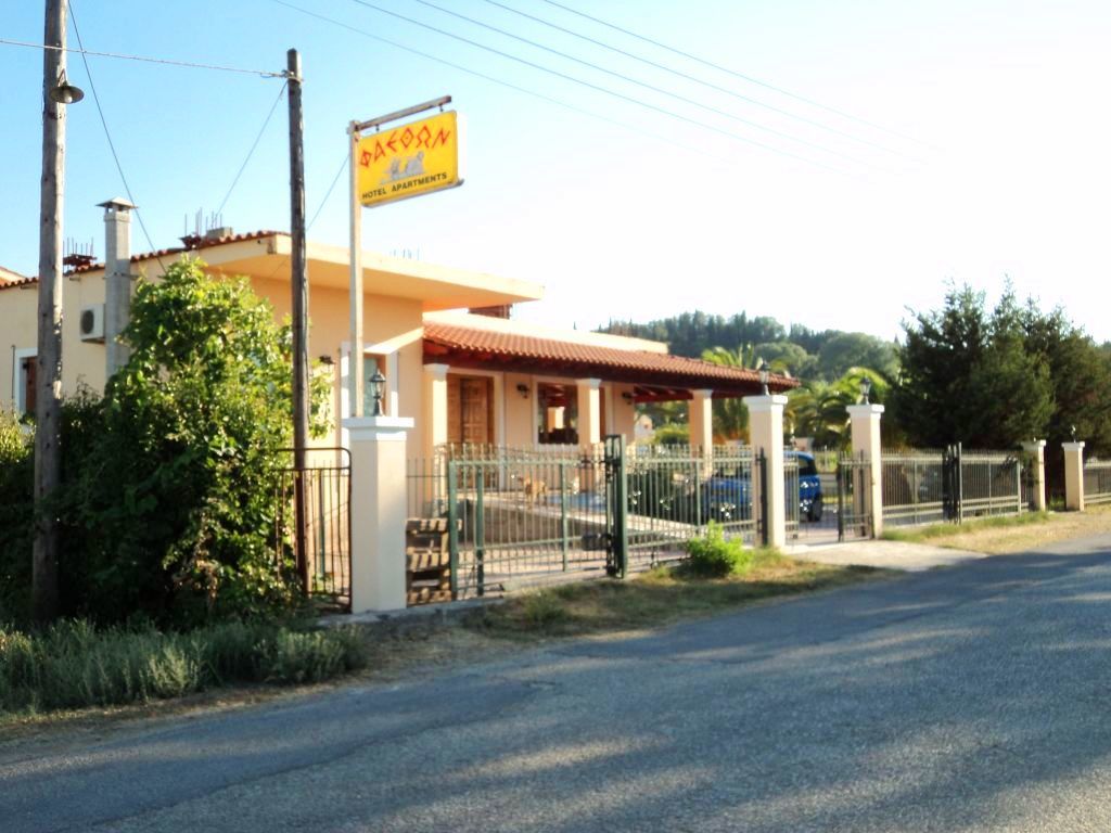 Faethon Aparthotel Karousadhes  Екстериор снимка