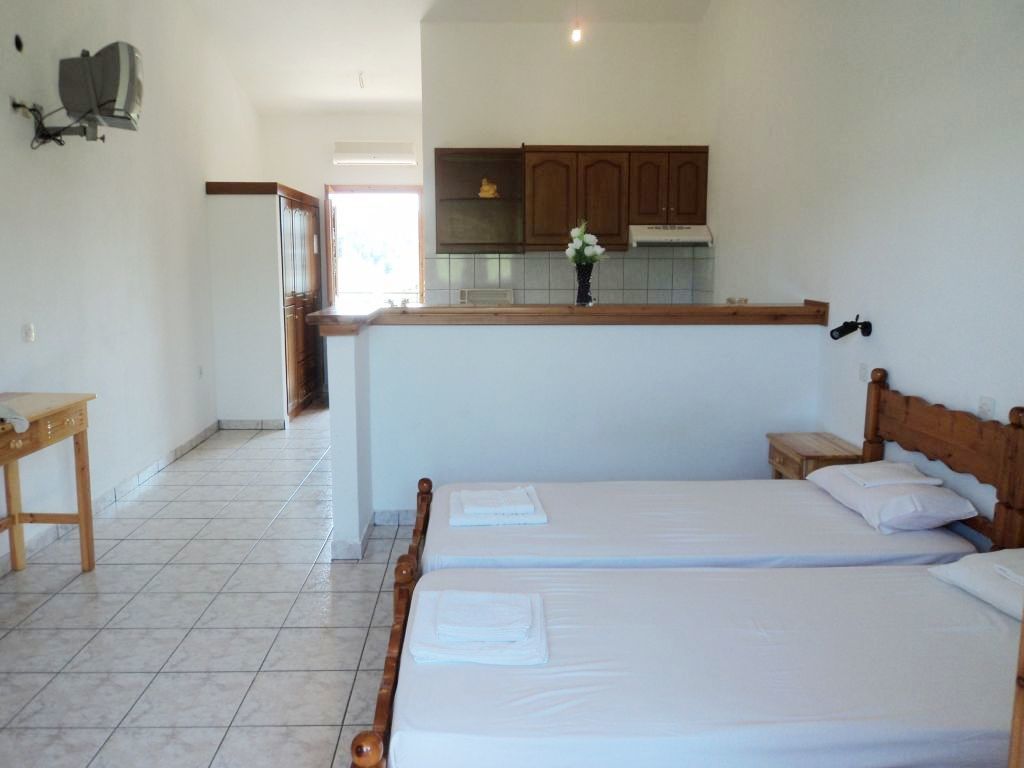 Faethon Aparthotel Karousadhes  Екстериор снимка
