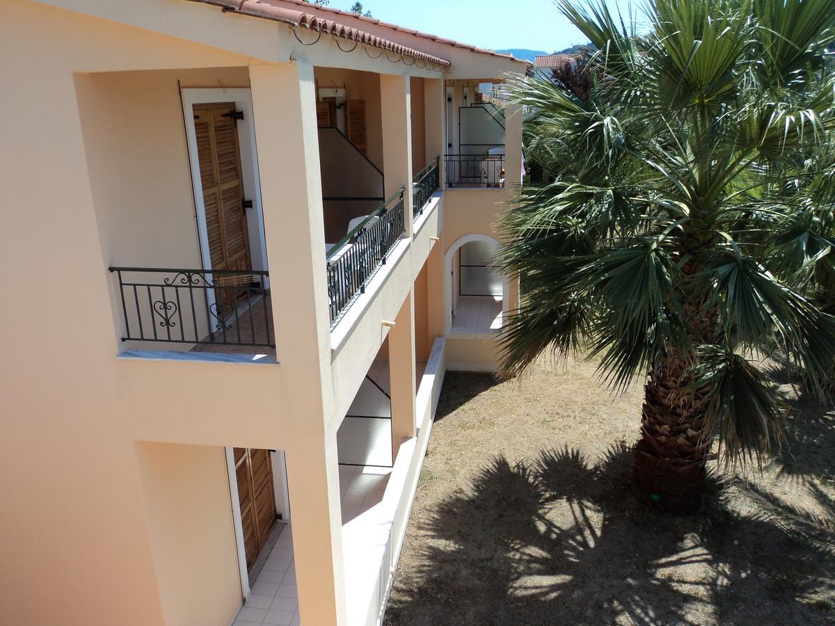 Faethon Aparthotel Karousadhes  Екстериор снимка